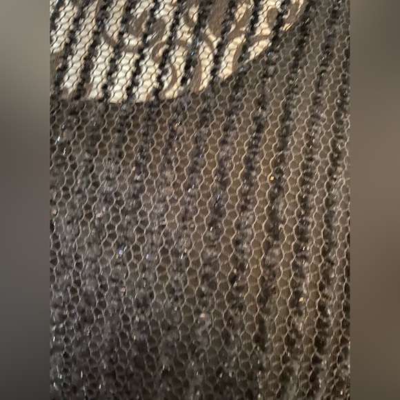 Elegant two piece top sheet top - Picture 2 of 5